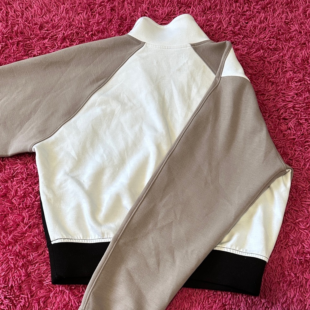 Colorblock Long Sleeve Top - Picture 3 of 5
